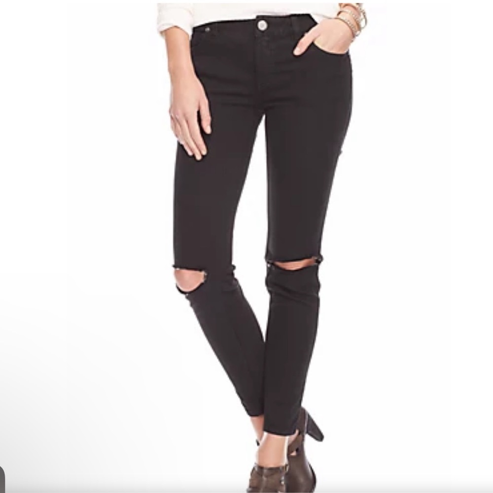 Free people destroyed jeans size 26 Preowned casual brunch on trend